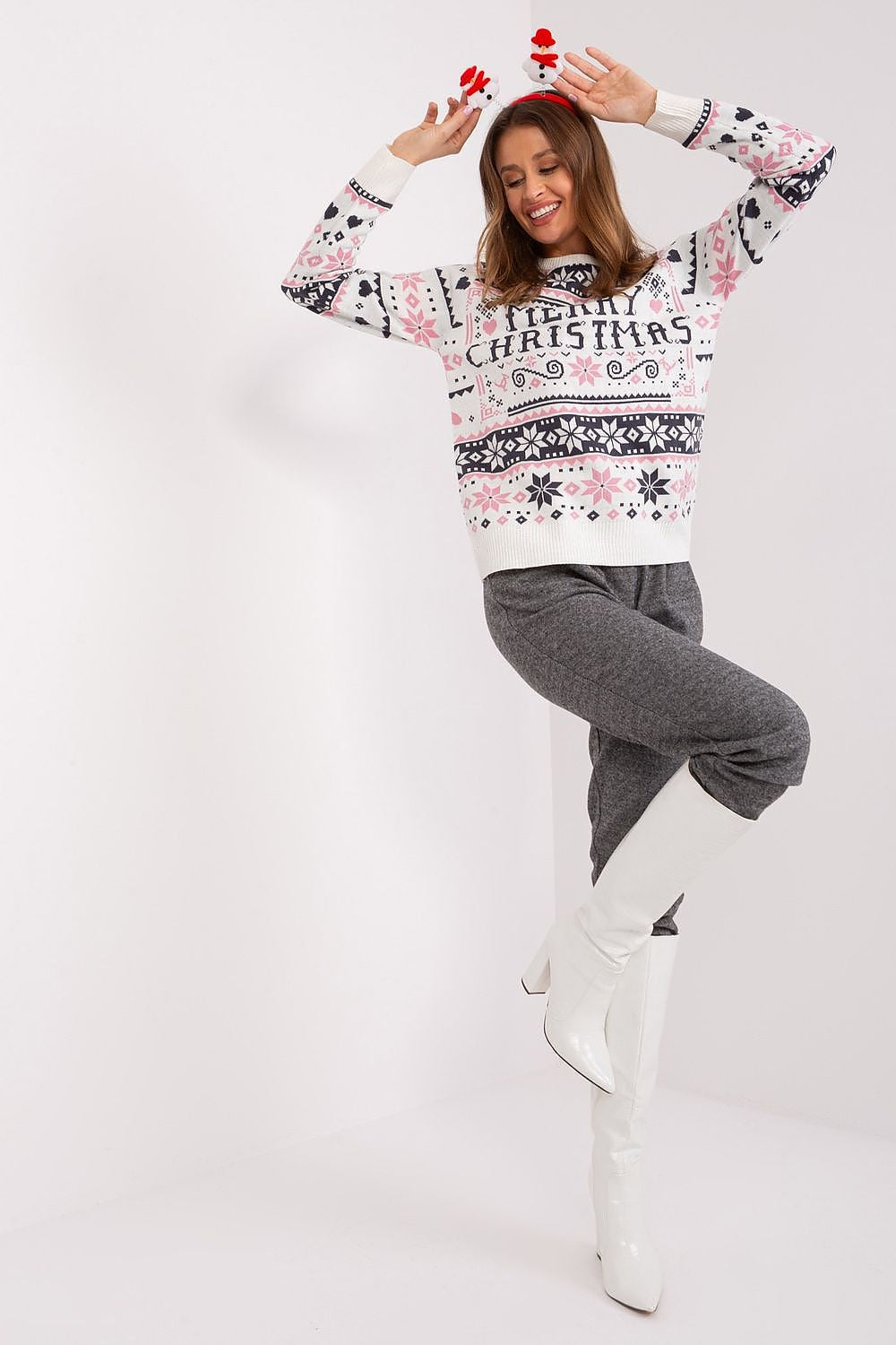 Damenpullover in Grau-Rosa mit festlichem ‚Merry Christmas‘ Schriftzug – perfekter Pullover für die Weihnachtszeit