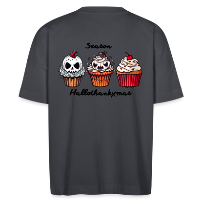 Indigoblaues Oversize T-Shirt mit „ThanksXmas“-Aufdruck, kombiniert Halloween- und Weihnachtsmotive.